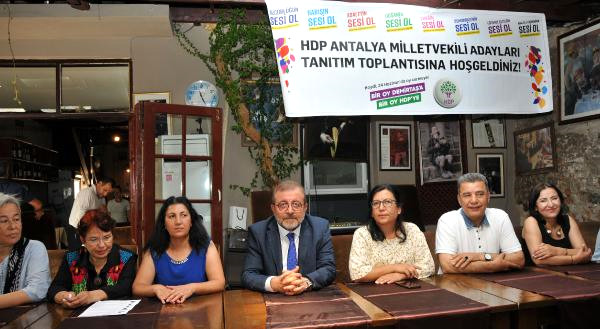 Demirtaş’tan ‘Ölürsem Tabutumu Dik Çıkarın’ Vasiyeti