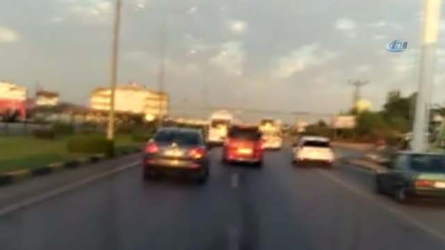 Ambulans Şoförünün Trafik Magandasıyla İmtihanı… Kural Tanımaz Sürücü Ne Siren Tanıdı Ne Anons