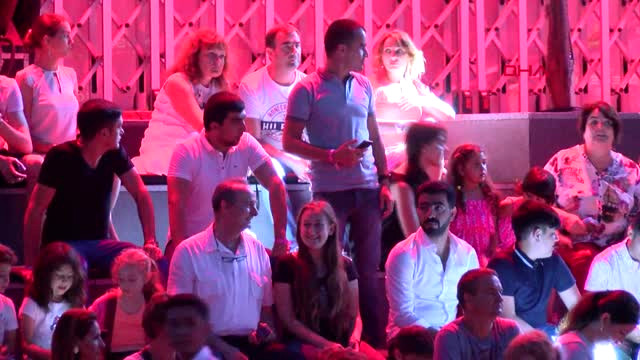 Antalya – Paris Hilton Dosso Dossi Podyumunda