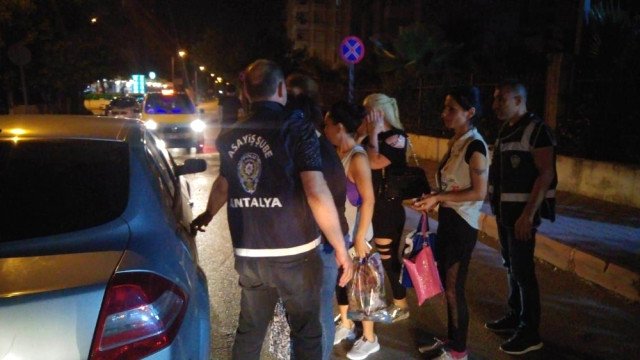 Antalya’da Güzellik Merkezine Fuhuş Baskını