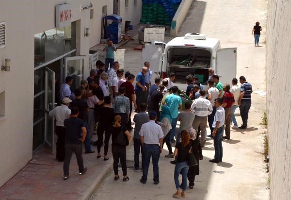 Antalya’daki Kazada Ölen 3 Mühendis ve Bebeğin Cenazeleri Alındı (3)