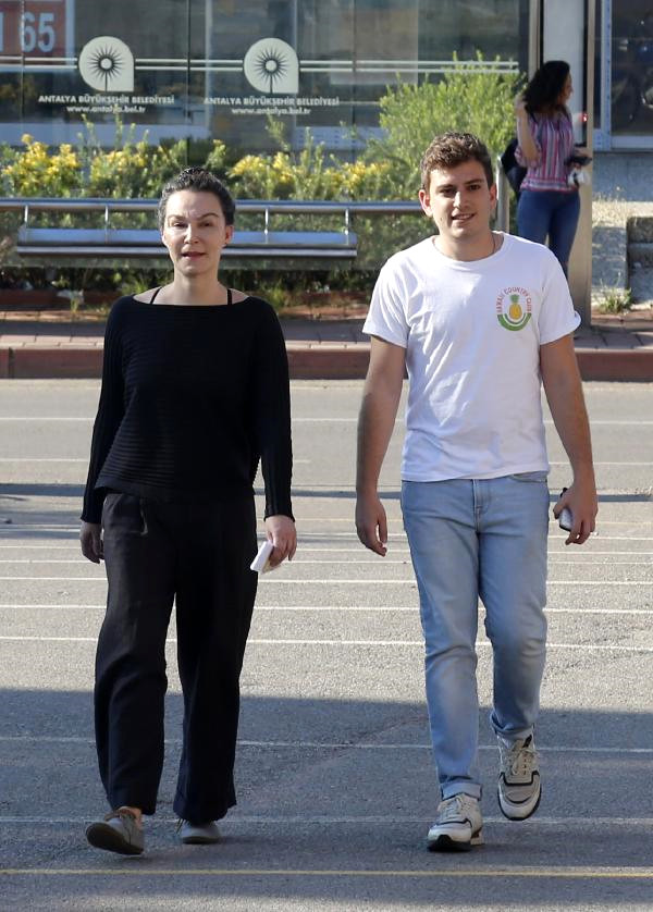 Baykal’ın Kızı Aslı Baykal Oyunu İlk Kullananlardan