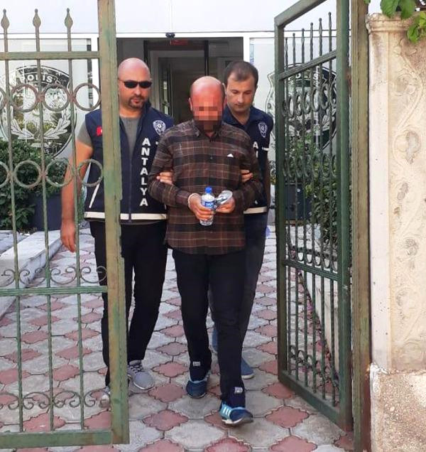 Doktorum’ Dedi Kanser Hastasını 50 Lira Dolandırdı