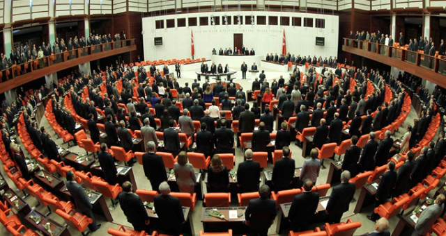 TBMM’de Yemin Törenini Deniz Baykal Yönetecek