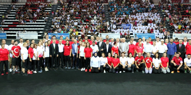 Yaz Spor Okulları’na Renkli Açılış