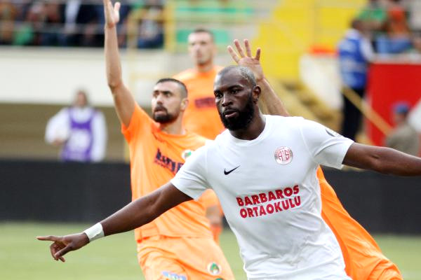 Antalyaspor, Maça ‘Barbaros Ortaokulu’ Yazılı Formayla Çıktı