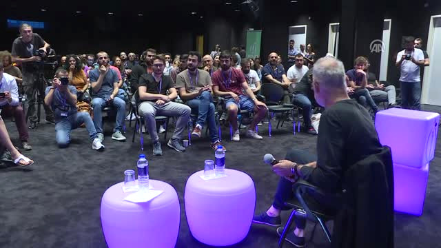 Macar Yönetmen Tarr: ‘Bir Film Çekmek İçin Senaryoya İhtiyaç Yoktur’