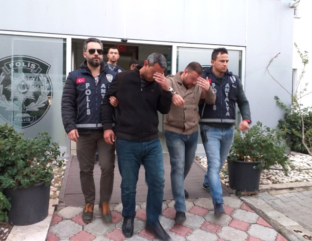 Altınları Hocaya Okutalım’ Diyerek Dolandırmışlar