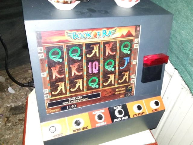 Odunluk Görünümlü Kumarhane Polisin Gözünden Kaçamadı