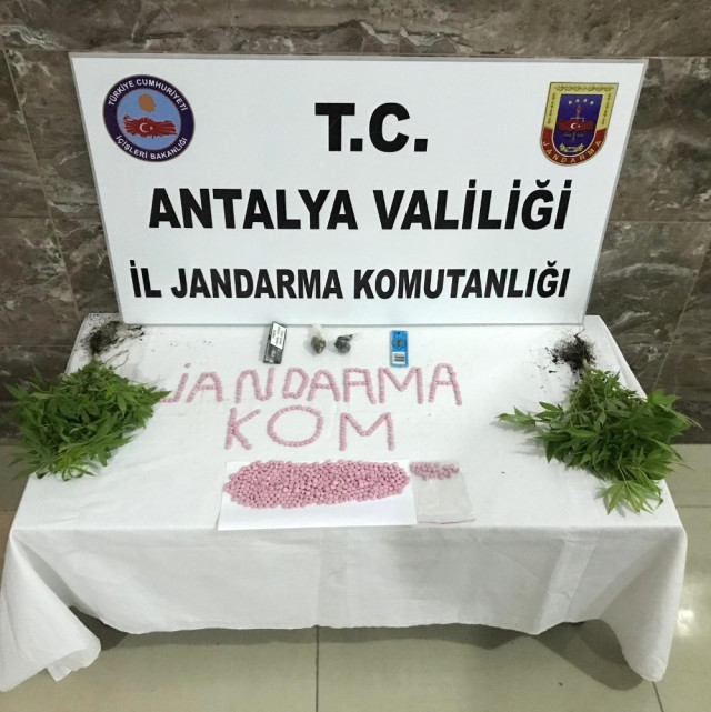 Alanya’da 738 Adet Uyuşturucu Hap Ele Geçirildi