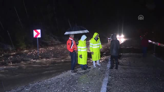 Antalya’da Kuvvetli Yağış Sel ve Su Baskınlarına Neden Oldu