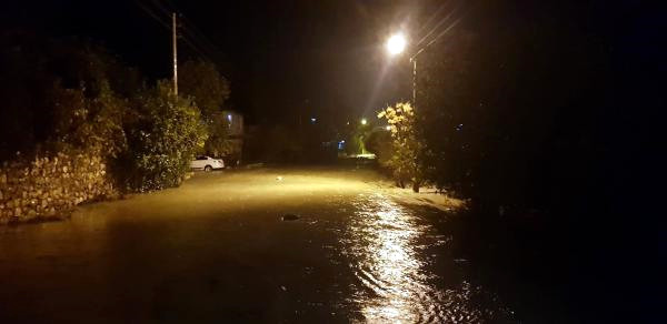 Antalya’da Sağanak Hayatı Olumsuz Etkiledi (6)