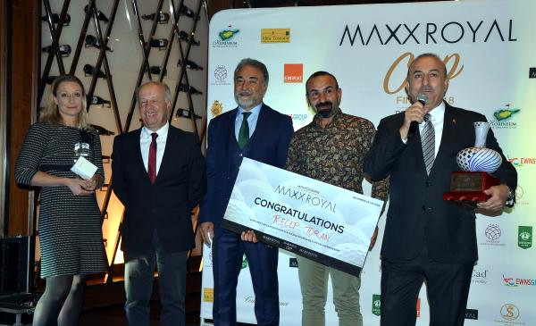 Bakan Çavuşoğlu, Golf Turnuvasının Ödül Törenine Katıldı