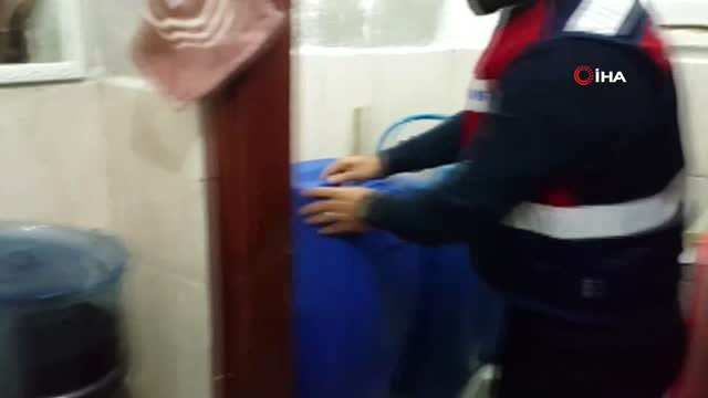 Eve Baskın Yapan Jandarma Gözlerine İnanamadı…ev Değil, ‘Alkol İmalathanesi’