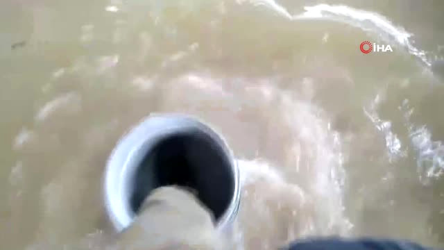 Alanya’da Aşırı Yağış Nedeniyle Mermer Dükkanını Su Bastı