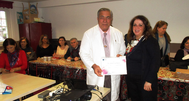 Prof. Dr. Öztek, ‘Kanser ve Korunma Yolları’ konferansı verdi