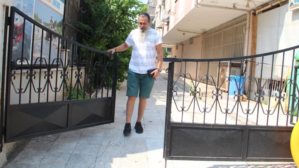 Antalya’da ev sahibi mobingi: Kiracısına otoparkın kapısını kilitledi