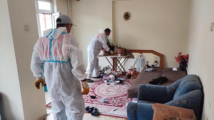 Evden 1 kamyonet çöp çıktı! Ekipler şaşkına döndü