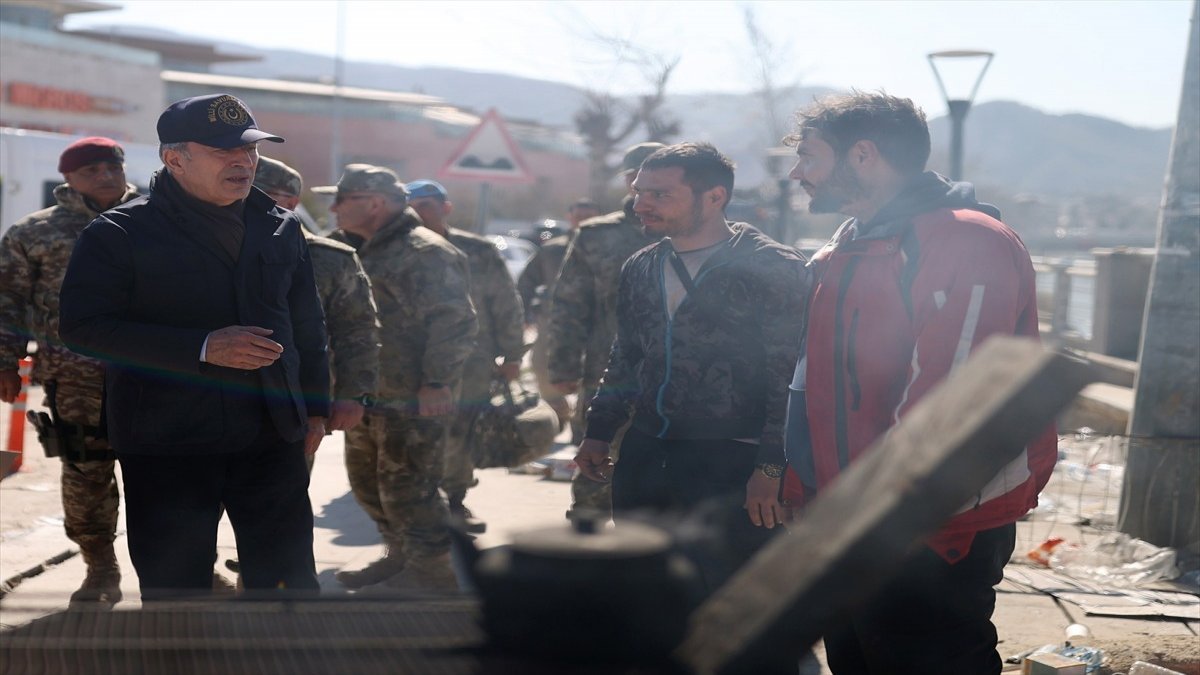 Milli Savunma Bakanı Hulusi Akar, Hatay’da Mehmetçik’in faaliyetlerini inceledi