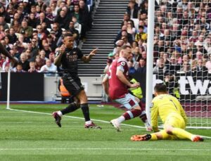 Premier Lig’de tepe karıştı! Arsenal, şampiyonluk yolunda kötü tökezledi