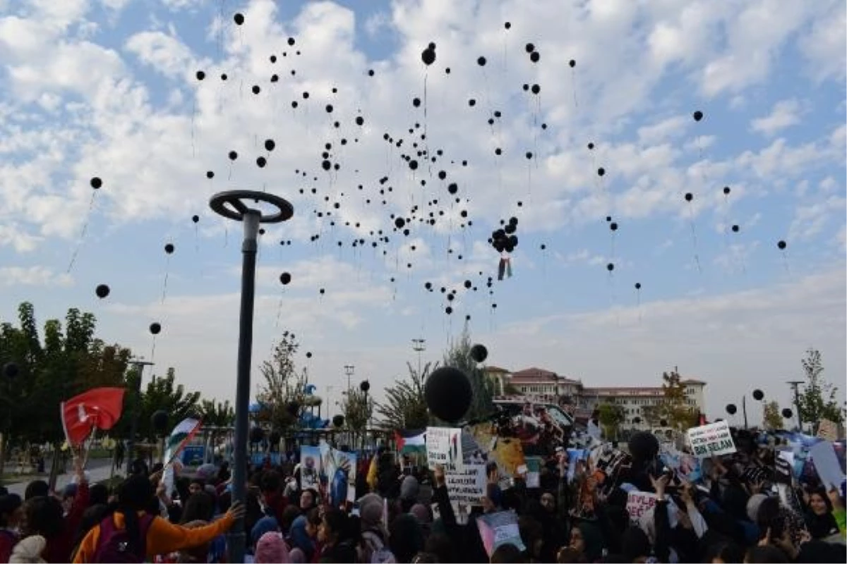 Batman’da İsrail’in taarruzlarını protesto eden çocuklar gökyüzüne siyah balon bıraktı