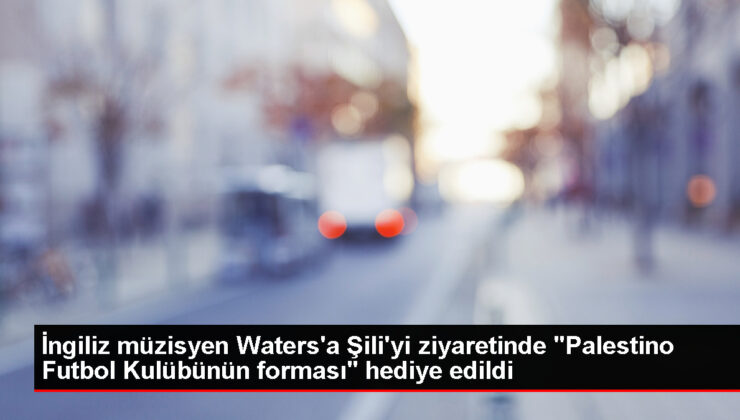 George Roger Waters’a Filistinli futbol kulübünün forması armağan edildi