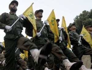 İsrail ile savaşın eşiğine gelen Hizbullah hassas güdümlü füzeleri konuşlandırmaya başladı