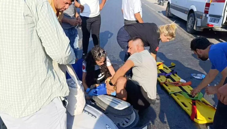 Antalya’da motosiklet-otomobil çarpışması: Motosiklet şoförü yaralandı