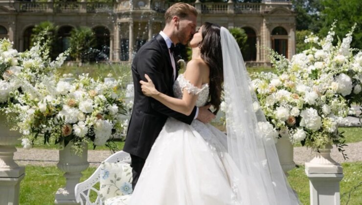 Ünlü müzikçi Karsu, Hollandalı sevgilisiyle evlendi