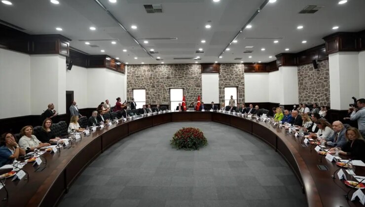 İzmir Körfezi’ndeki Kirliliğe Karşı Acil Hareket Planı Toplantısı Gerçekleştirildi