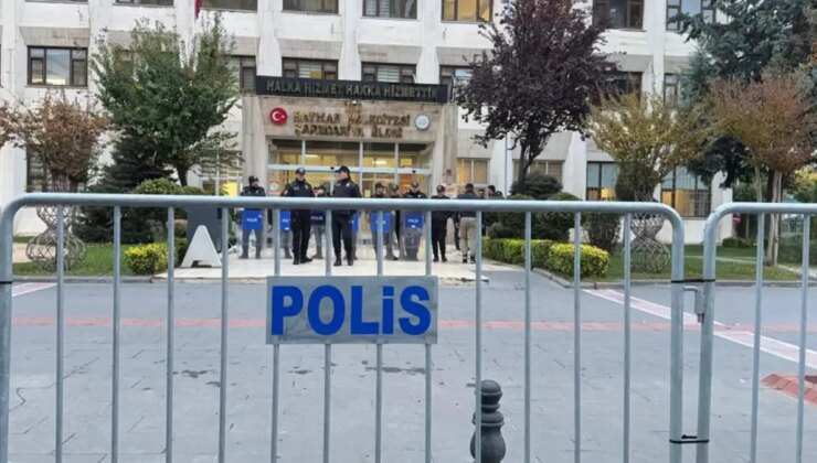 Batman ve Mardin belediyelerine kayyum atandı