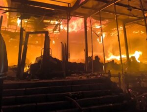 Restoranda yangın faciası: Paklık işçici alevlerin ortasında can verdi