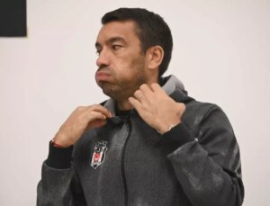 Beşiktaş’ta teknik yönetici Giovanni van Bronckhorst ile yollar ayrılıyor