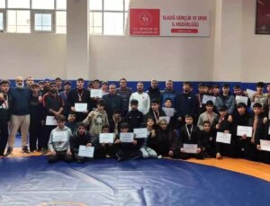 Elazığ’da Okullar Ortası Basketbol ve Güreş Karşılaşmaları Tamamlandı